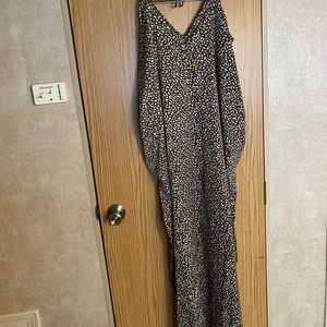 Love stitch maxi dress with pockets. Worn a few times but great condition.